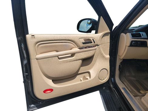 Used 2014 Cadillac Escalade Premium AWD/4WD image 13