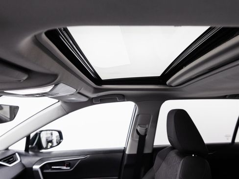 Certified 2023 Toyota RAV4 XLE w/ Convenience Package image 5