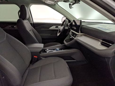 New 2025 Ford Explorer Active image 27