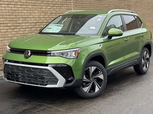 New 2026 Volkswagen Taos SE image 37