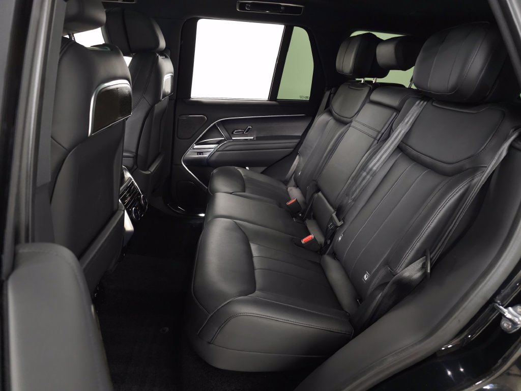 Certified 2025 Land Rover Range Rover Autobiography AWD/4WD image 45