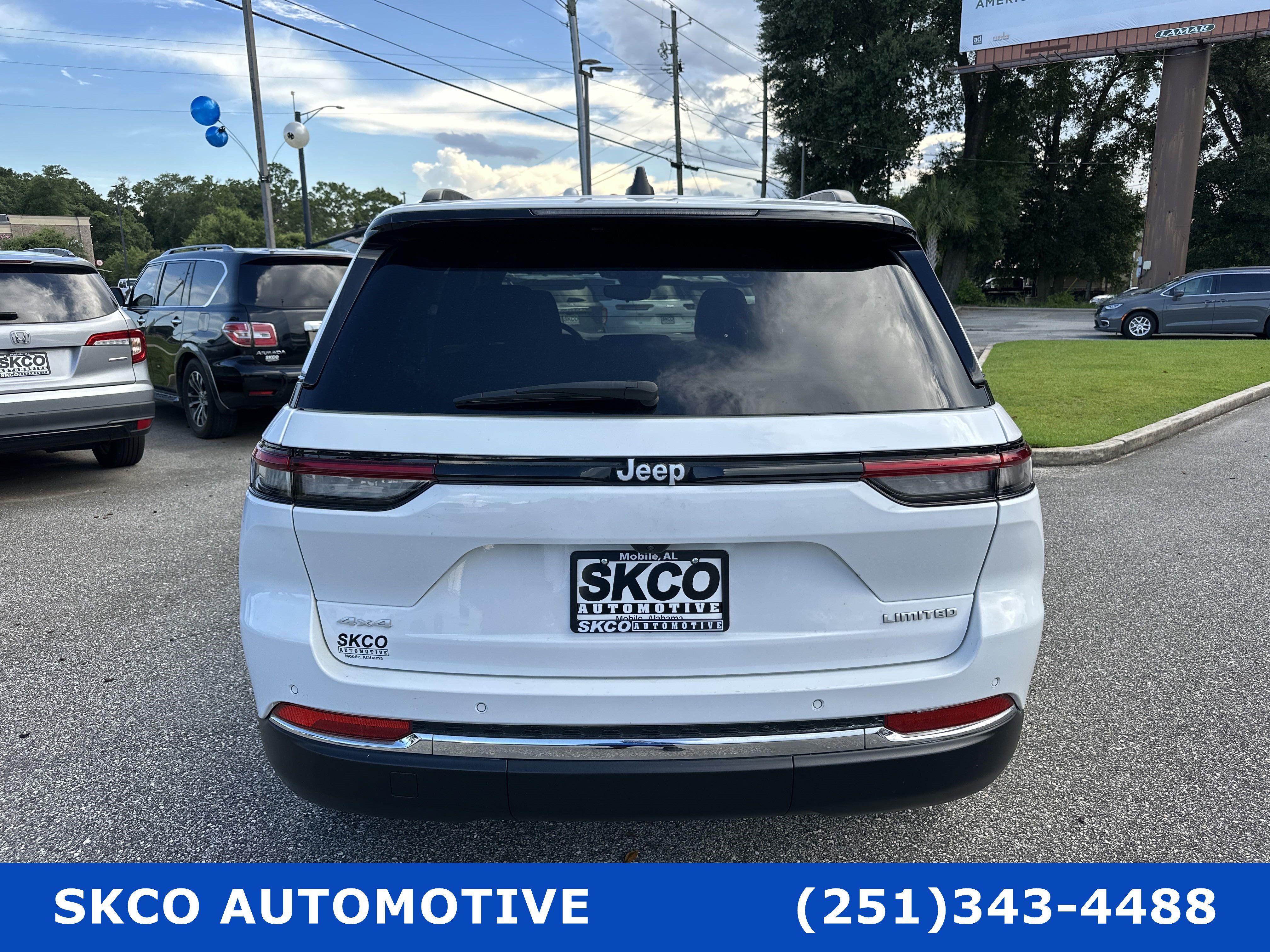Used 2024 Jeep Grand Cherokee Limited AWD/4WD image 4