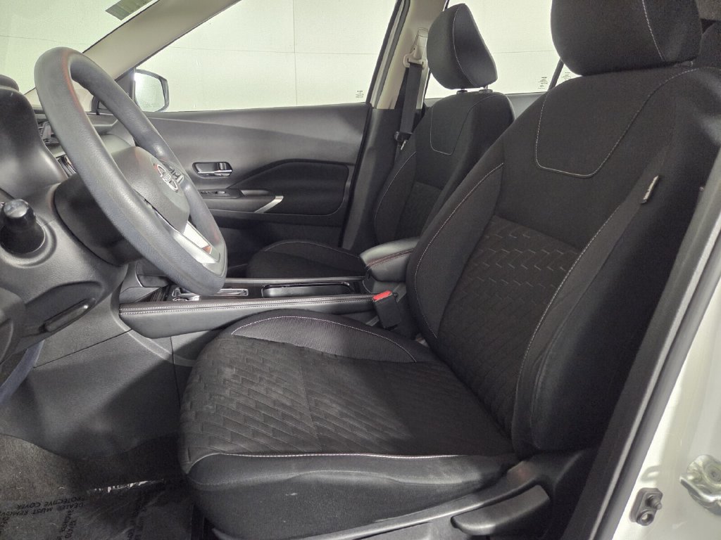 Used 2022 Nissan Kicks SV FWD image 11