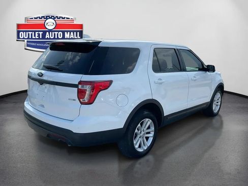 Used 2017 Ford Explorer 4WD Police Interceptor image 3