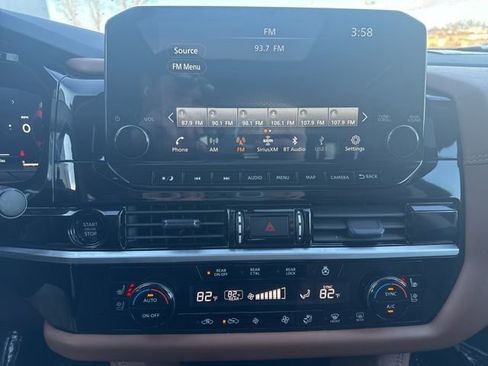 Used 2025 Nissan Pathfinder Platinum image 25