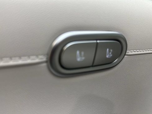 Certified 2026 Hyundai Palisade Limited AWD/4WD image 13
