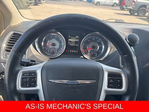 Used 2016 Chrysler Town & Country Touring w/ Driver Convenience Group image 15