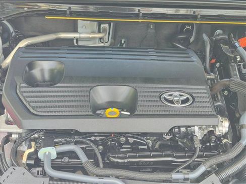 Certified 2025 Toyota Crown Signia AWD/4WD image 21