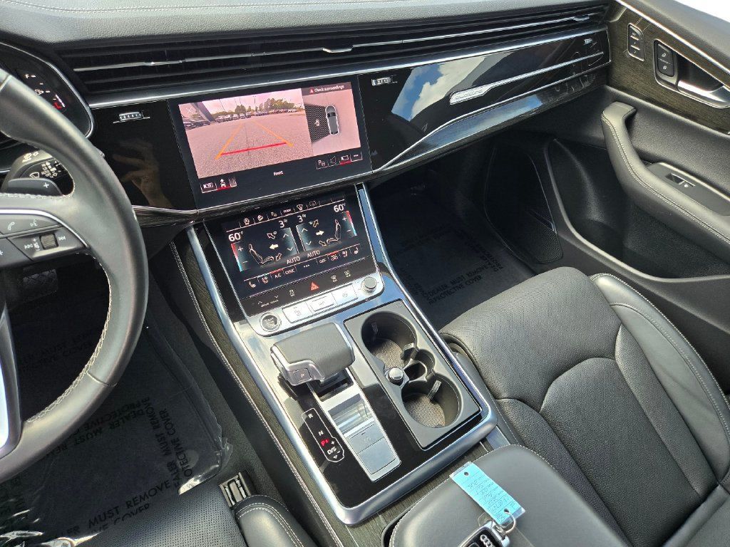Used 2025 Audi Q8 Prestige AWD/4WD image 21