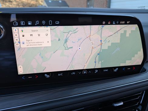 Used 2025 Chevrolet Suburban Z71 w/ Comfort Package image 28