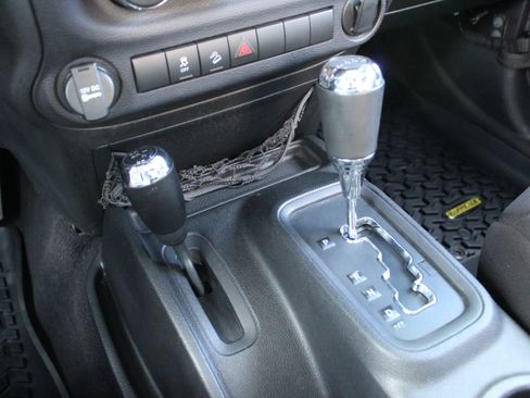 Used 2014 Jeep Wrangler Sport AWD/4WD image 18