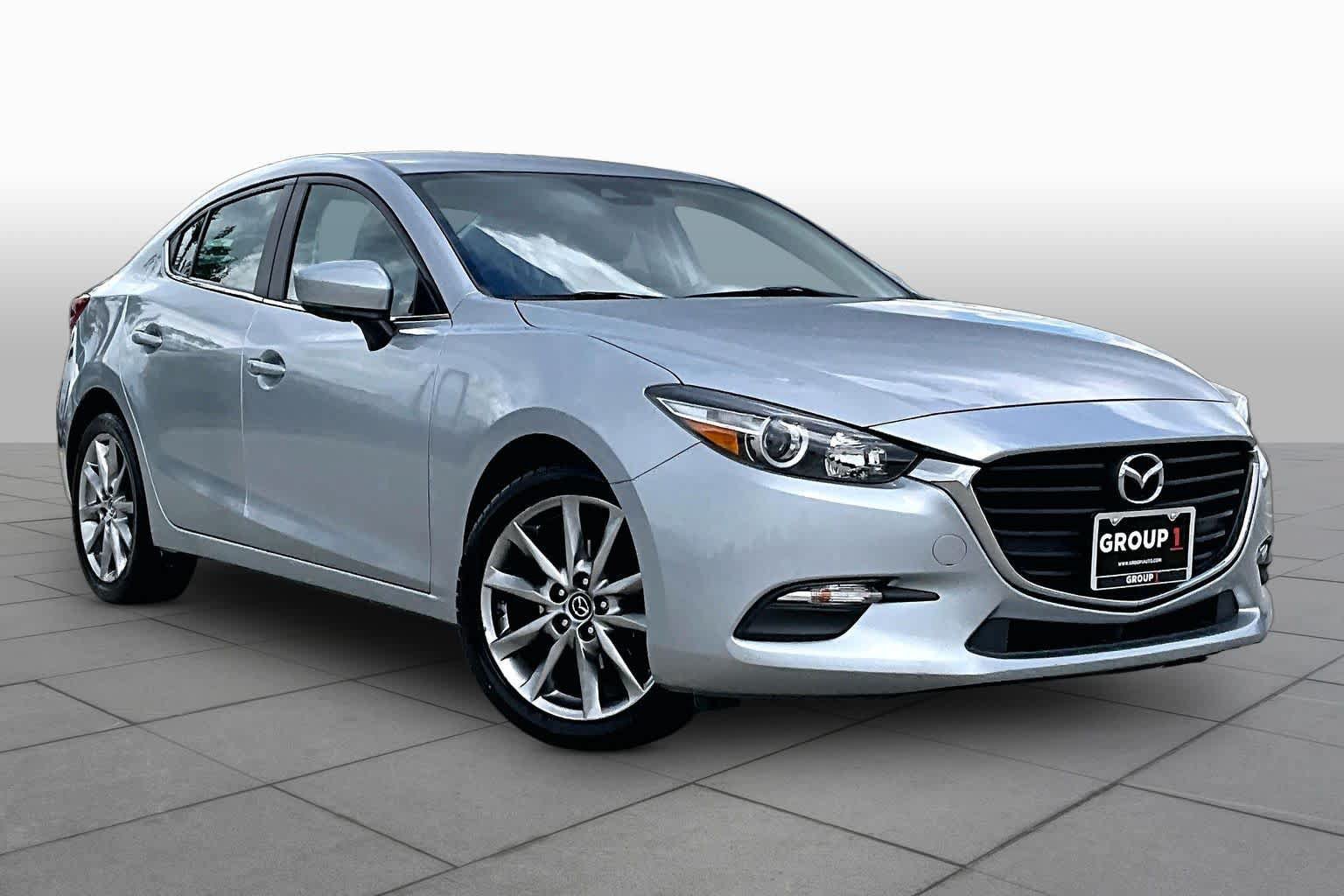 Used 2018 MAZDA MAZDA3 Touring FWD image 3
