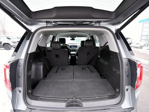 Used 2023 GMC Acadia SLT AWD/4WD image 13