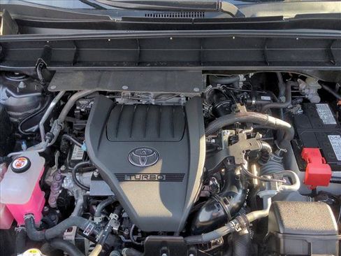 Used 2023 Toyota Highlander XLE image 25