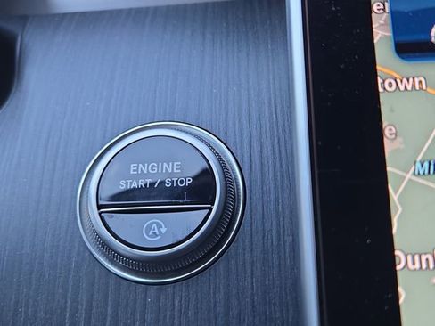 Used 2025 Mercedes-Benz CLE 300 4MATIC Cabriolet image 14