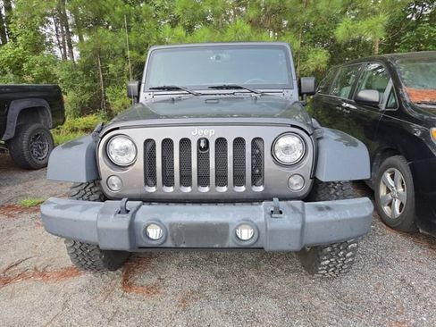 Used 2018 Jeep Wrangler Rubicon w/ Power Convenience Group AWD/4WD image 3
