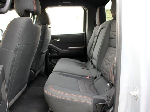 Used 2025 Nissan Frontier Pro-X image 27