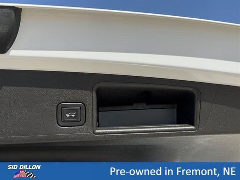 Certified 2023 GMC Terrain SLT w/ Infotainment Package II AWD/4WD image 6