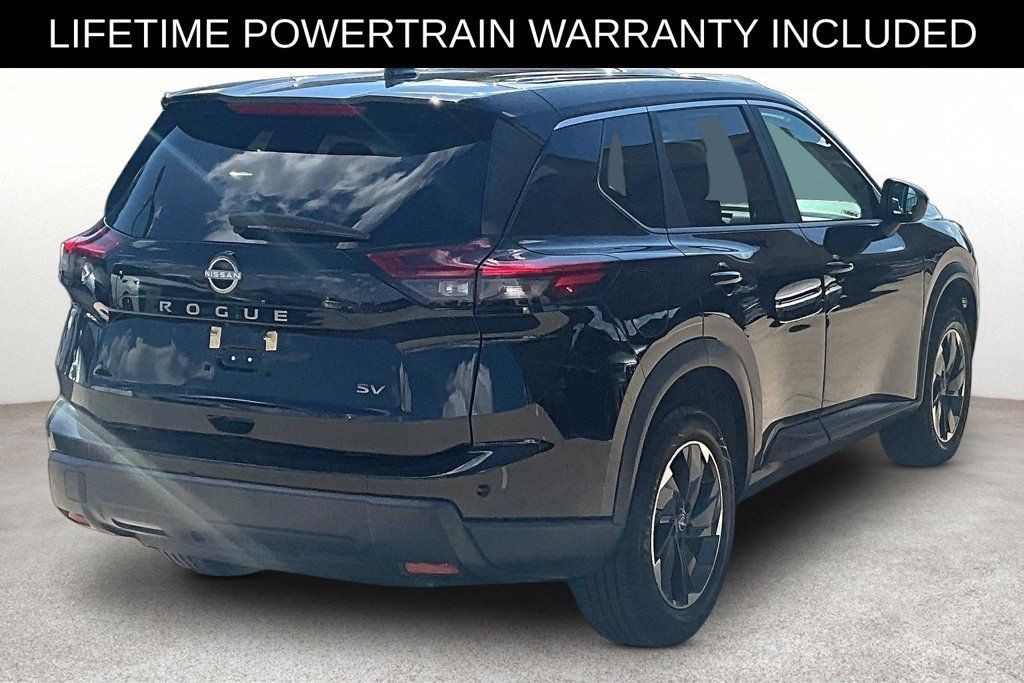 Used 2024 Nissan Rogue SV FWD image 2