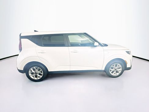 Used 2025 Kia Soul LX w/ LX Technology Package FWD image 10