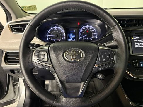 Used 2018 Toyota Avalon XLE w/ All Weather Liner Package FWD image 24