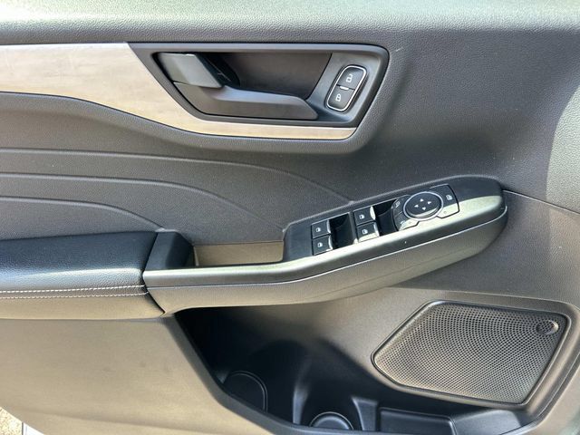 Certified 2022 Ford Escape SE w/ SE Sport Appearance Package FWD image 29
