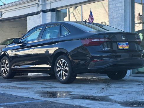 Used 2022 Volkswagen Jetta S image 6