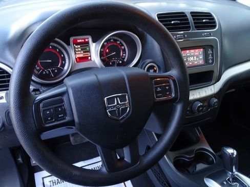 Used 2018 Dodge Journey SE w/ Blacktop Package image 24