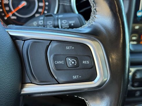 Used 2020 Jeep Wrangler Unlimited Sahara image 14