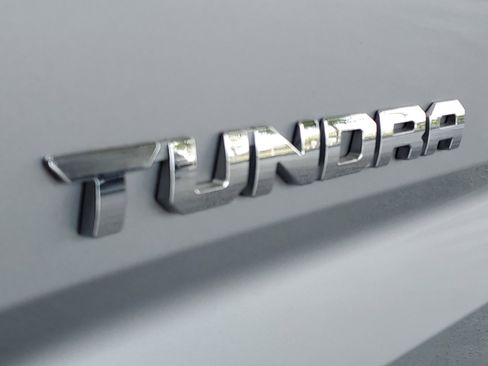 Used 2022 Toyota Tundra SR5 w/ SR5 Convenience Package RWD image 5