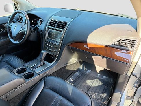 Used 2014 Lincoln MKX Base w/ Equipment Group 101A image 15