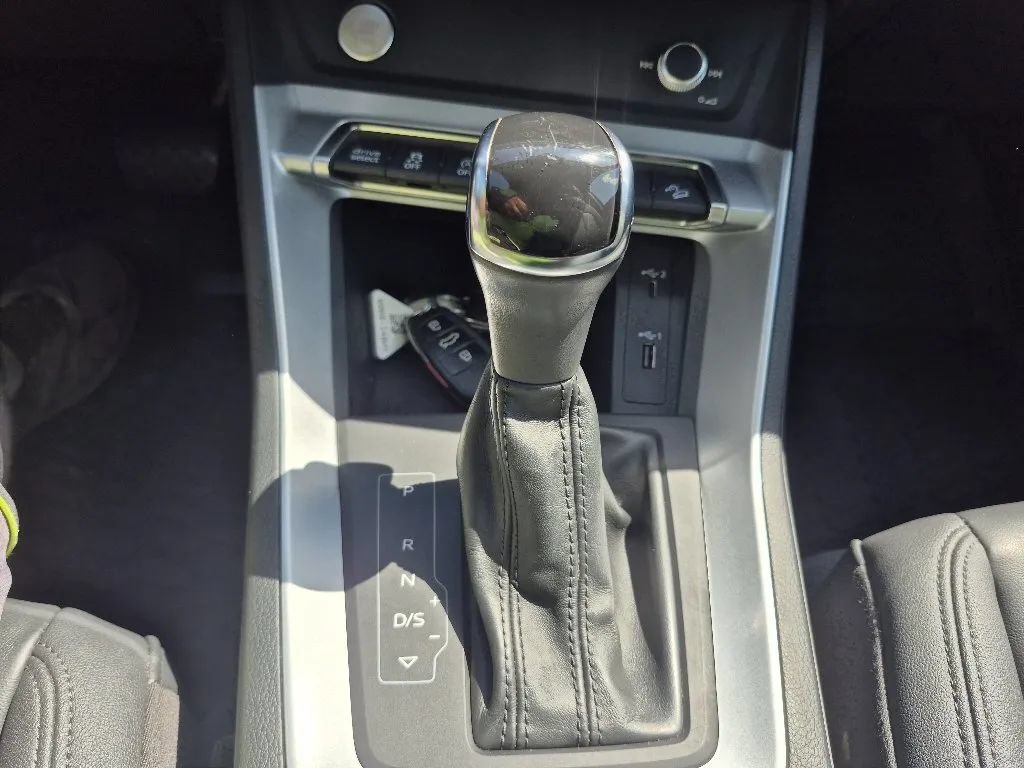 Used 2020 Audi Q3 2.0T Premium w/ Convenience Package AWD/4WD image 27