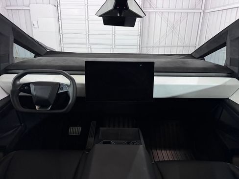 Used 2024 Tesla Cybertruck Cyberbeast AWD/4WD image 27