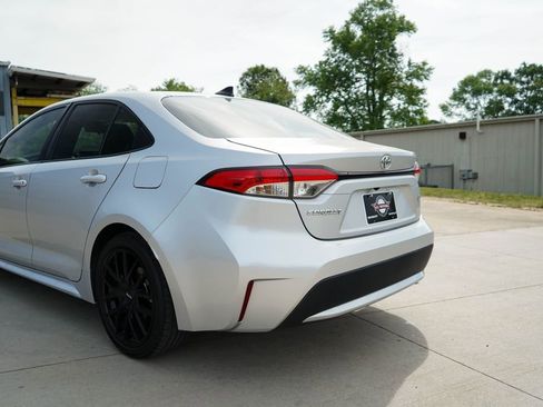 Used 2022 Toyota Corolla L image 14