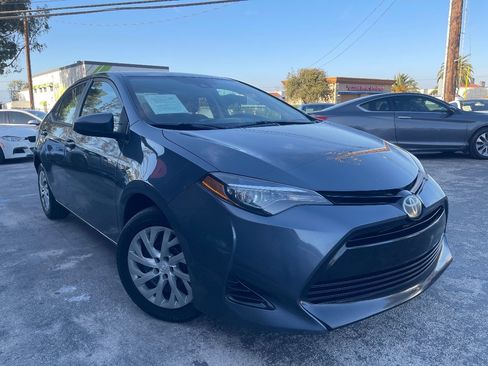 Used 2019 Toyota Corolla LE FWD image 3