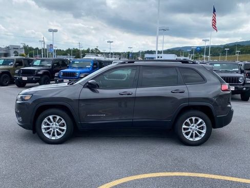 Used 2022 Jeep Cherokee Latitude Lux w/ Sun & Sound Group AWD/4WD image 2