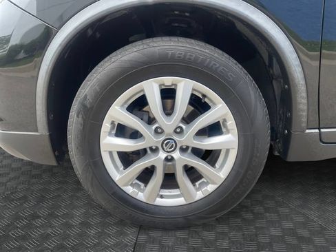 Used 2018 Nissan Rogue SV w/ Premium Package AWD/4WD image 13