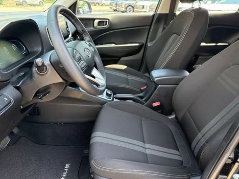 Used 2023 Hyundai Venue SEL FWD image 19