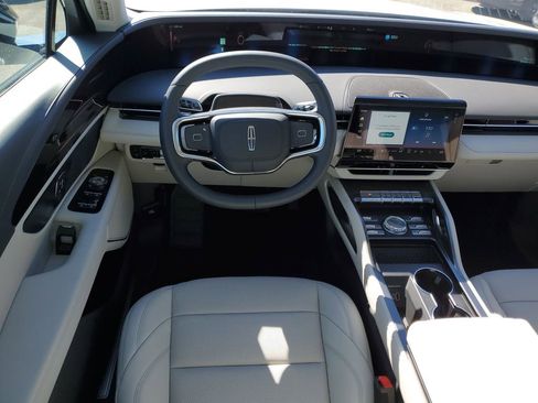 New 2026 Lincoln Nautilus Premier AWD/4WD image 15