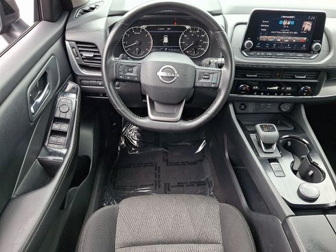 Used 2025 Nissan Rogue SV AWD/4WD image 10