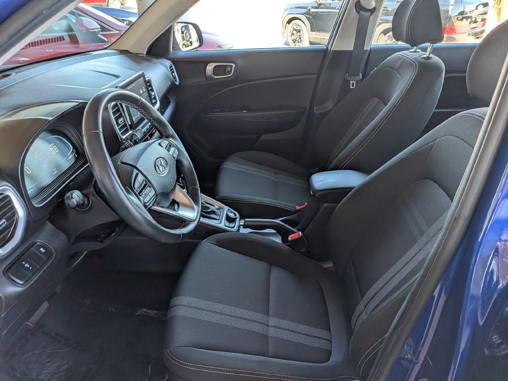 Used 2025 Hyundai Venue SEL FWD image 15