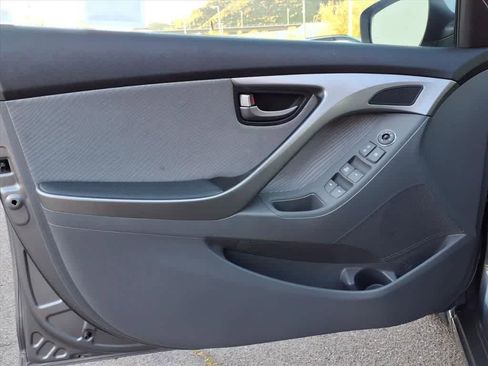 Used 2013 Hyundai Elantra GLS w/ Preferred Pkg image 12