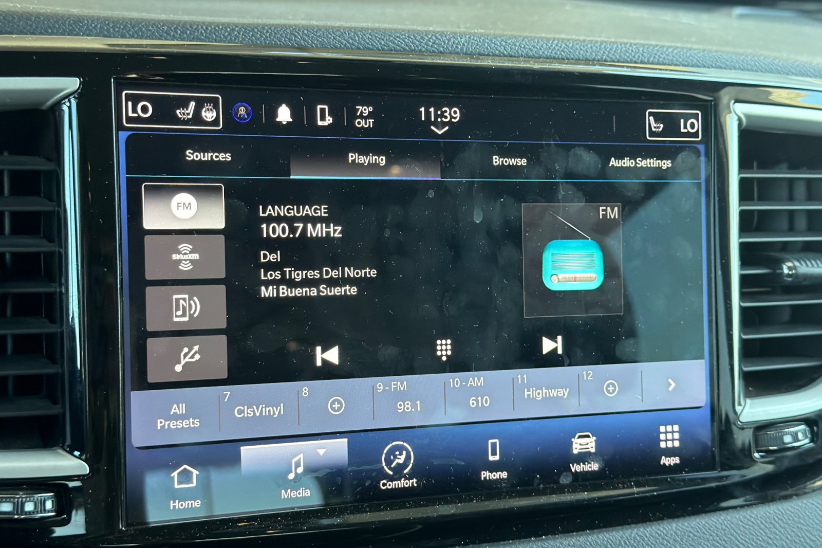 Used 2023 Chrysler Pacifica Touring-L FWD image 23
