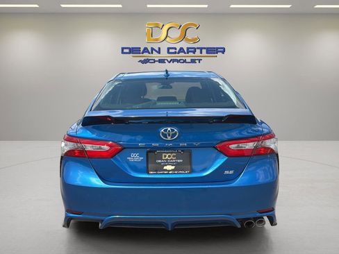 Used 2019 Toyota Camry SE FWD image 4