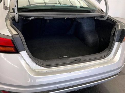Used 2023 Nissan Altima 2.5 SV FWD image 28