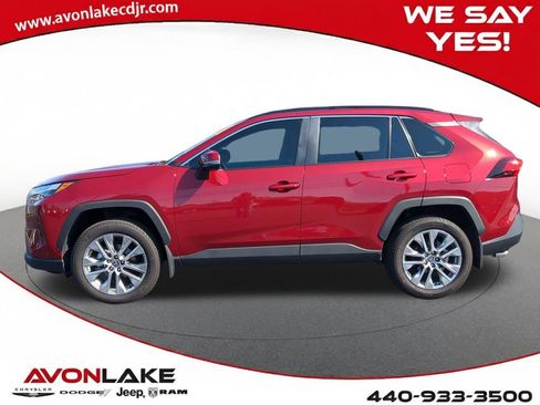 Used 2024 Toyota RAV4 XLE Premium image 3