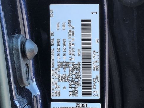 Used 2024 Toyota Tundra Platinum AWD/4WD image 33