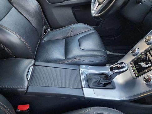 Used 2017 Volvo XC60 T6 Dynamic w/ Climate Package image 28