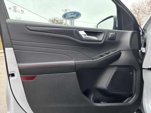 Used 2025 Ford Escape ST-Line Elite w/ Premium Technology Package image 13