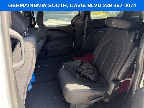 Used 2019 Chrysler Pacifica Touring Plus w/ Advanced Safetytec Group FWD image 20